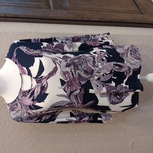 Like New. Chico's Size 0 Stretch Floral Top